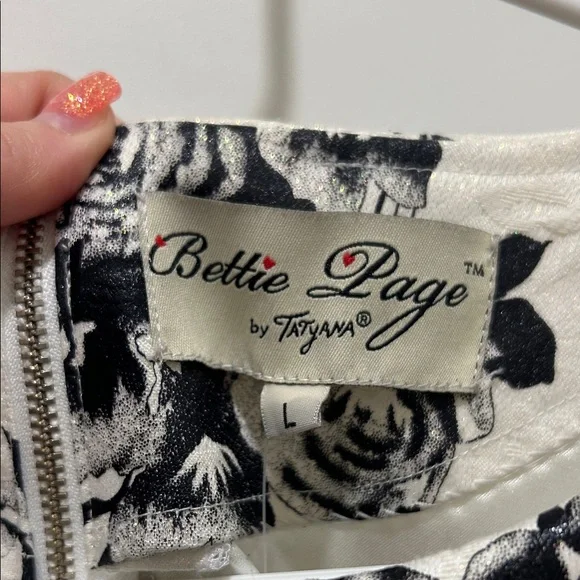 Bettie Page (NWT) Vintage Shimmer Black and Cream Floral Dress - Picture 7 of 8